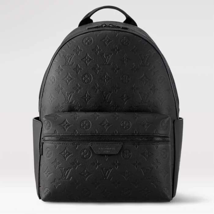 Ladies Louis Vuitton Petite Malle bags in a pastel color for a soft lookLouis Vuitton LV Unisex Discovery Backpack Black Calf Leather Cowhide Double Zip