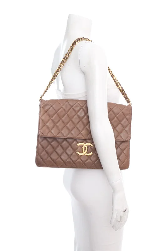 Chanel 1989-1991 Beige Quilted Clutch on Chain With Gold Hardware