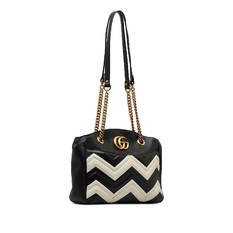 Women Gucci bags with a zippered interior pocketGucci GG Marmont Matelasse Chain Tote (GMyiRZ)