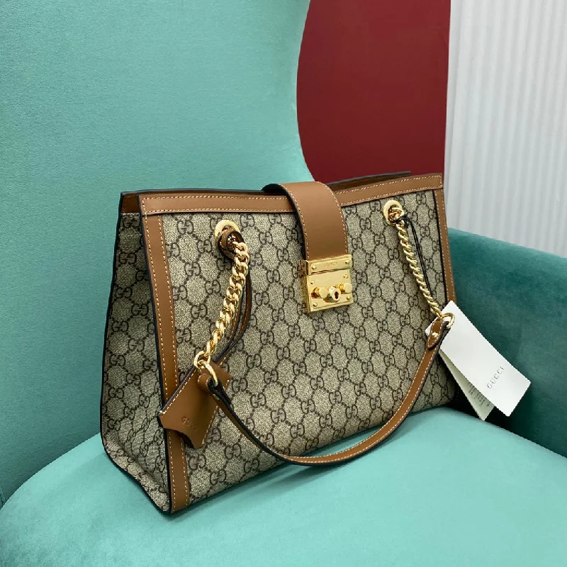 Women Gucci bags with a chain - link trim and a leather bodyGucci Padlock GG Medium Shoulder Bag