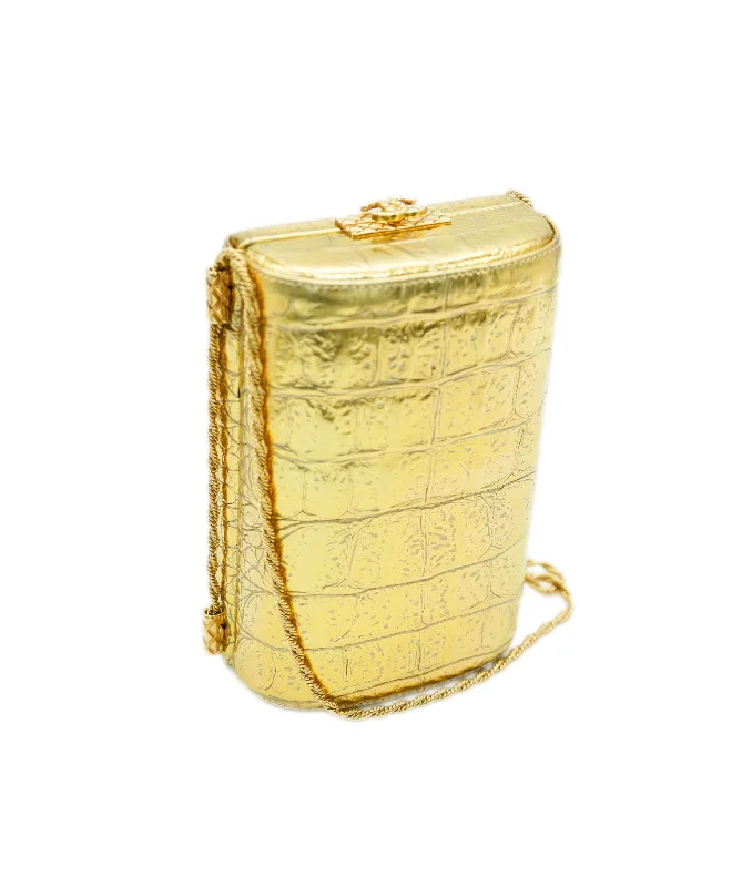 *COLLECTOR'S PIECE* CHANEL GOLD CROC EMBOSSED VANITY CASE BAG IN CALFSKIN LEATHER WITH GOLD HARDWARE DXBS2073