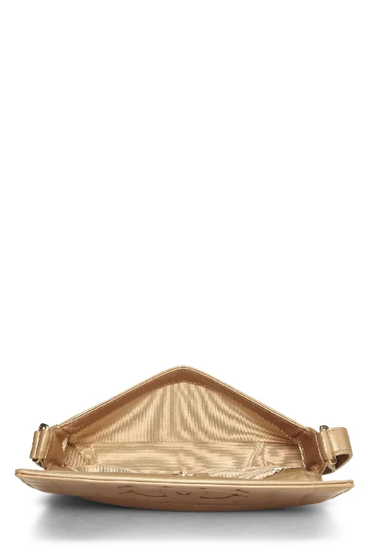 Chanel,  Gold Leather Chocolate Bar Shoulder Bag Medium, Gold