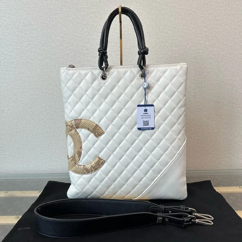 Chanel Quilted White Leather Tote Bag 31x34x2cm