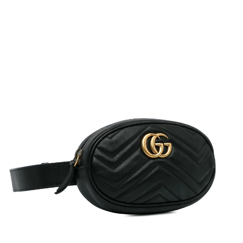 Women Gucci bags with a snap - button closure and a decorative charmGucci GG Marmont Matelasse Belt Bag (NixrlN)