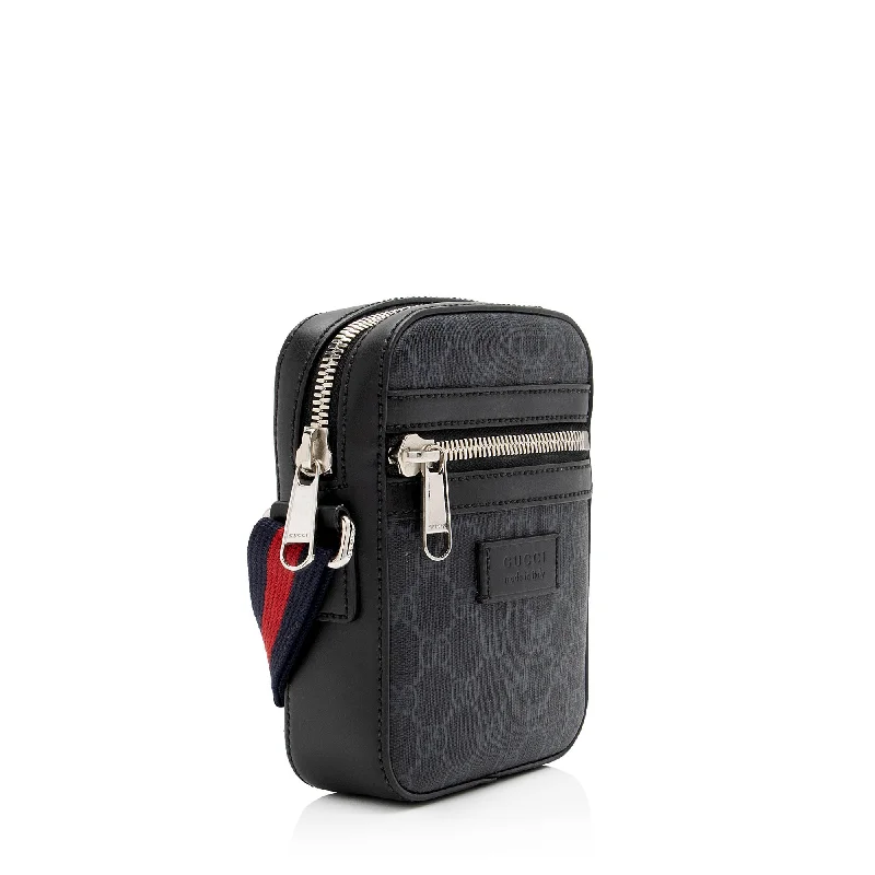 Women Gucci crossbody bags with a keychain holderGucci GG Supreme Canvas Mini Messenger Bag (FX0lzC)