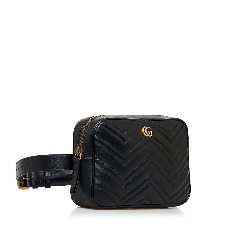 Women Gucci bags with a snap - button closure and a decorative charmGucci GG Marmont Matelasse Square Belt Bag (nM1QkU)