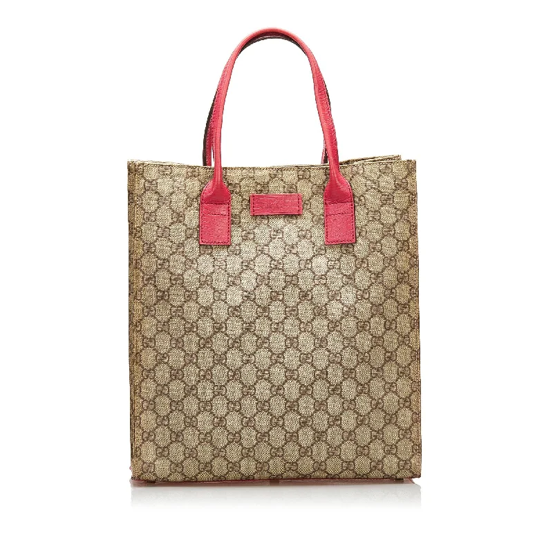 Gucci backpacks for women with a padded laptop compartmentGucci GG Supreme Tote Bag