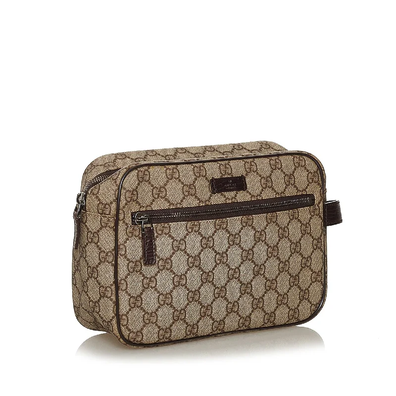 Ladies Gucci shoulder bags with a wide - width strapGucci GG Supreme Clutch Bag (28690)