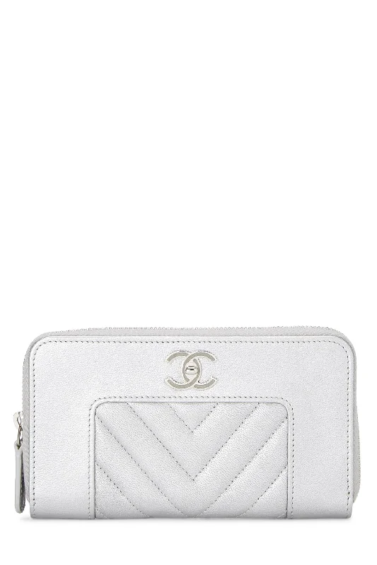 Chanel,  Silver Lambskin Mademoiselle Vintage Zippy, Silver